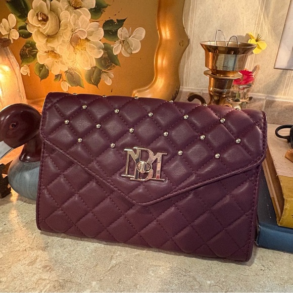 Badgley Mischka Purple Crossbody Bag with Gold Hardware and Quilted Design - Picture 2 of 15